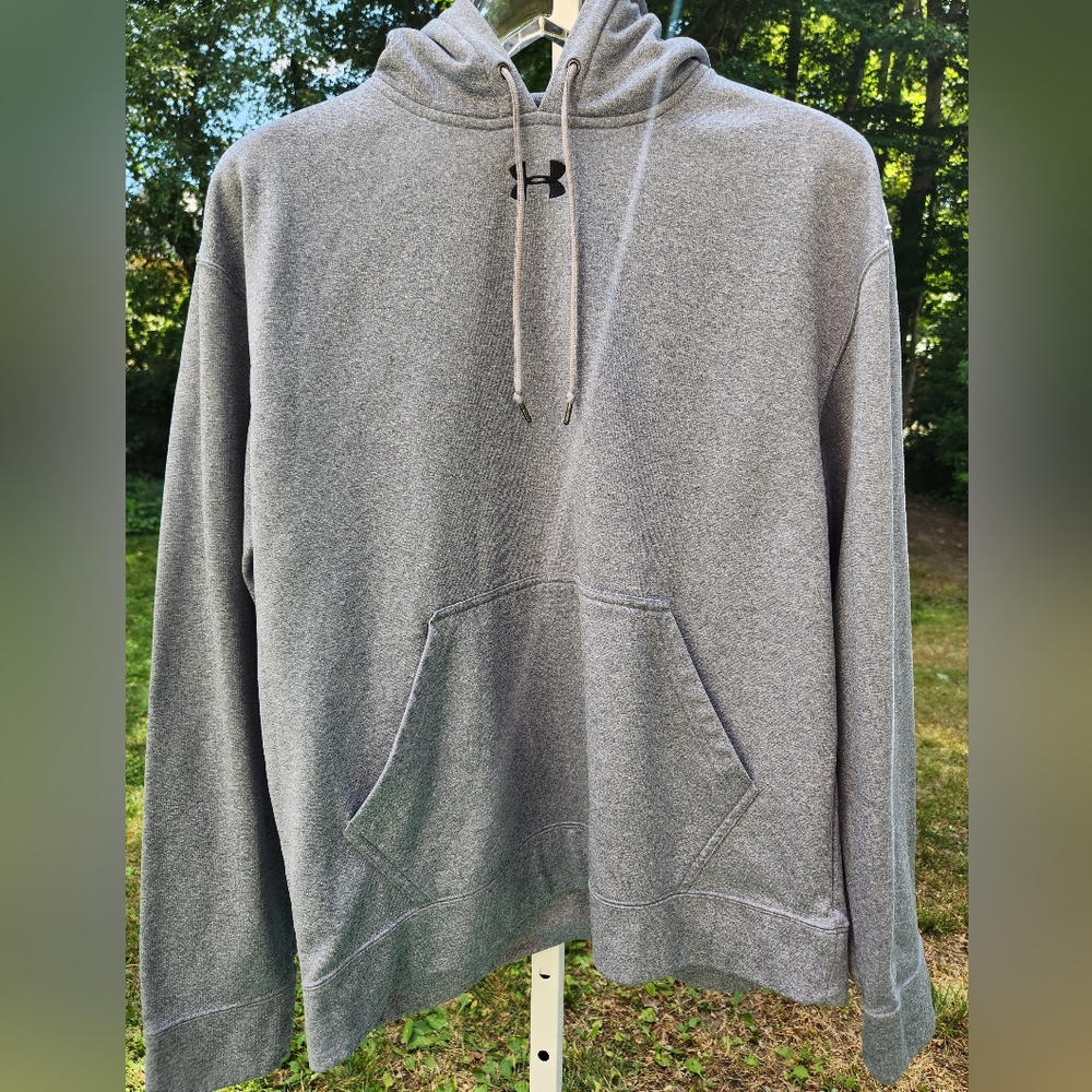 Under Armour Grey Sweatshirt Hoodie with front pockets-Mens Medium